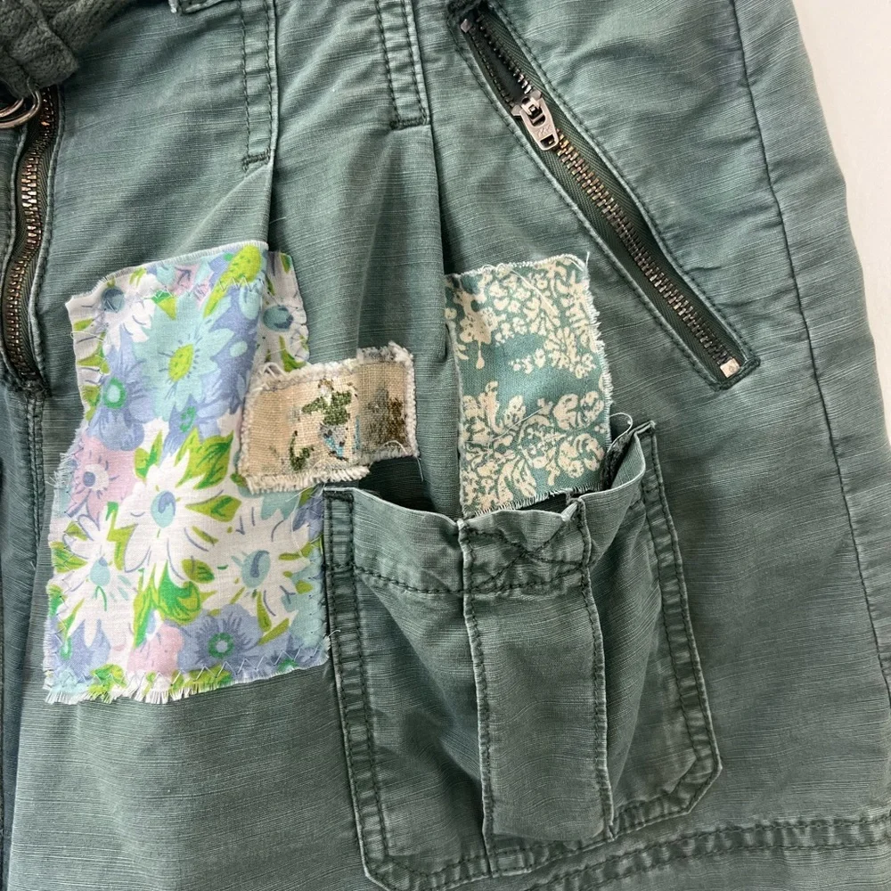 Pilcro Green High Waist Shorts with Floral Patches sz 26
